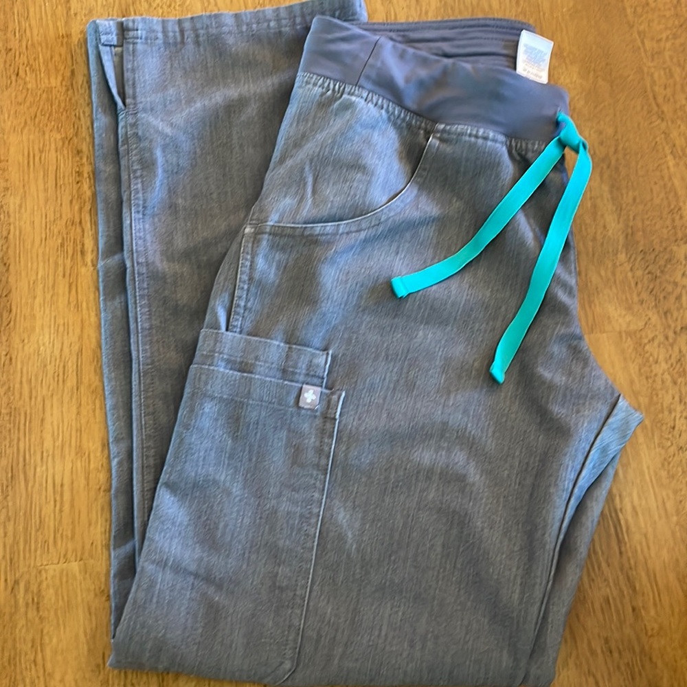 Figs Graphite Kade Scrub Pants Cargo Pocket